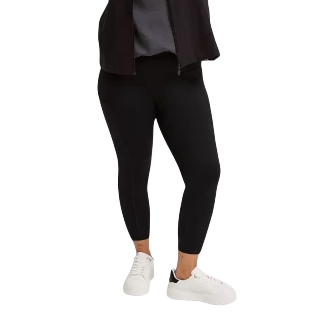 TORRID Active High Rise Black Performance Capri Leggings NEW 3